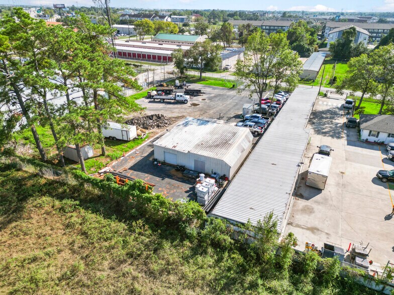 More Photos Of 9902 Franklin Rd, Houston Self Storage For Sale