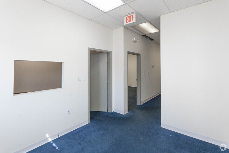 More Photos Of 141 Central Ave, Farmingdale Light Manufacturing For Lease