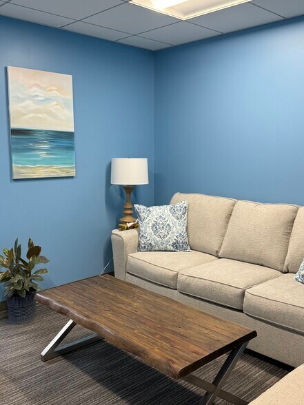 More Photos Of 610 N Ottawa Ave, Golden Valley Office For Lease
