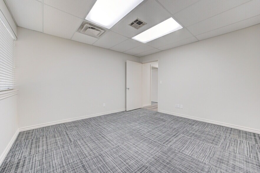 More Photos Of 2401 Tee Cir, Norman Office For Sale