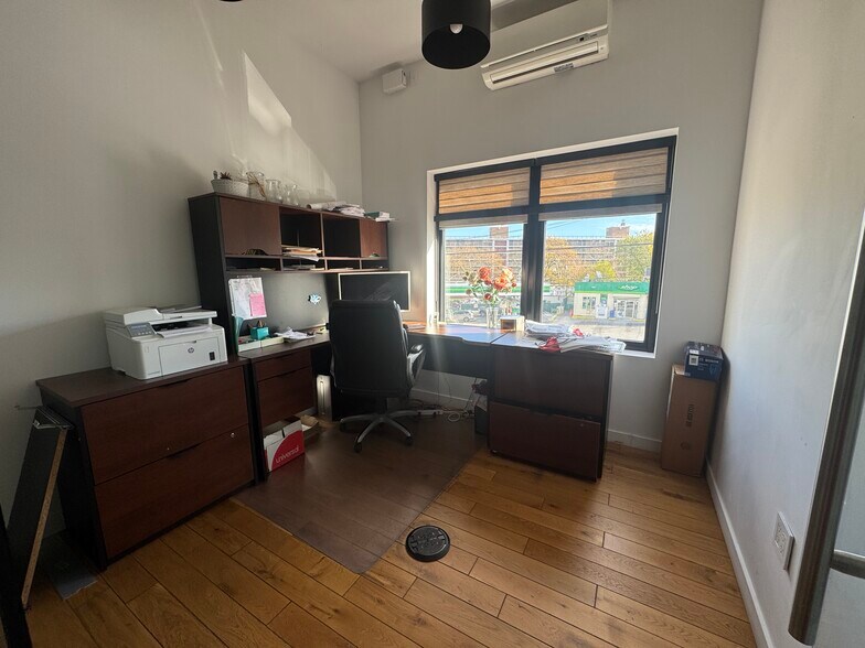 More Photos Of 174 Targee St, Staten Island Office For Lease