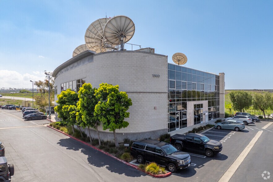 More Photos Of 12910 Culver Blvd, Marina Del Rey Unknown For Lease