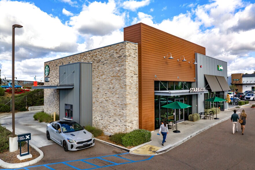 More Photos Of 455 Hacienda Dr, Vista Restaurant For Sale