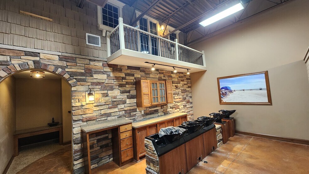 More Photos Of 1731-1759 17th Ave E, Shakopee Storefront For Lease