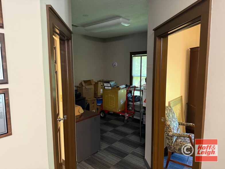 More Photos Of 1680 Industrial Pky, Brunswick Office For Sale