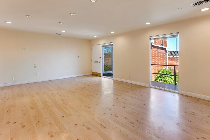 More Photos Of 9024 W Olympic Blvd, Beverly Hills Office For Lease