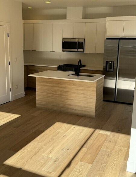 More Photos Of 2387 SE 43rd Ave, Portland Multifamily For Sale