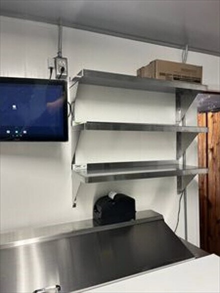 More Photos Of 111 E Dempsey St, Bryson General Retail For Lease