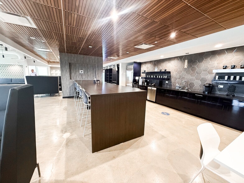 More Photos Of 100 Franklin Sq Dr, Somerset Office For Lease