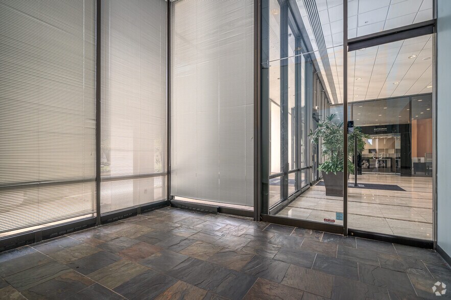 More Photos Of 6200 Savoy Dr, Houston Office For Lease