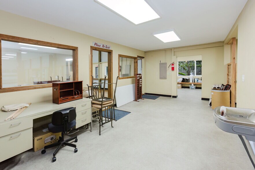 More Photos Of 4560 SE Mile Hill Dr, Port Orchard Freestanding For Lease