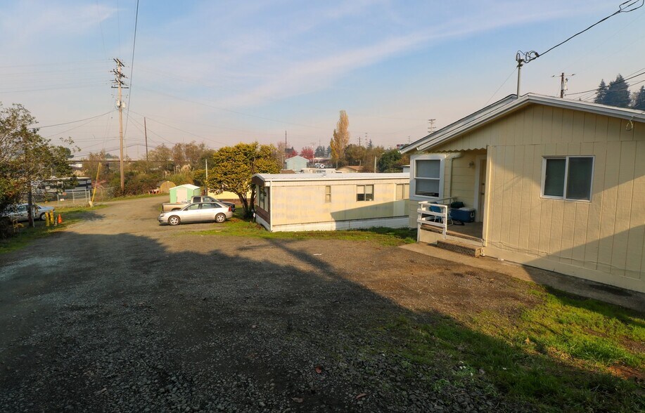 More Photos Of 93531 Coal Bank Ln, Coos Bay Manufactured Housing Mobile Home Park For Sale