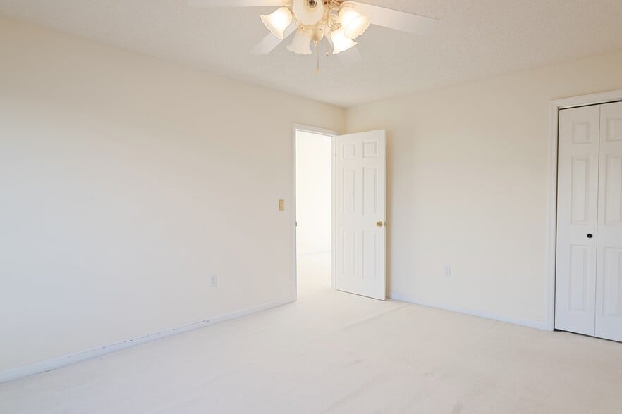 More Photos Of 10674 Wall Triana Hwy, Toney Hospitality For Sale