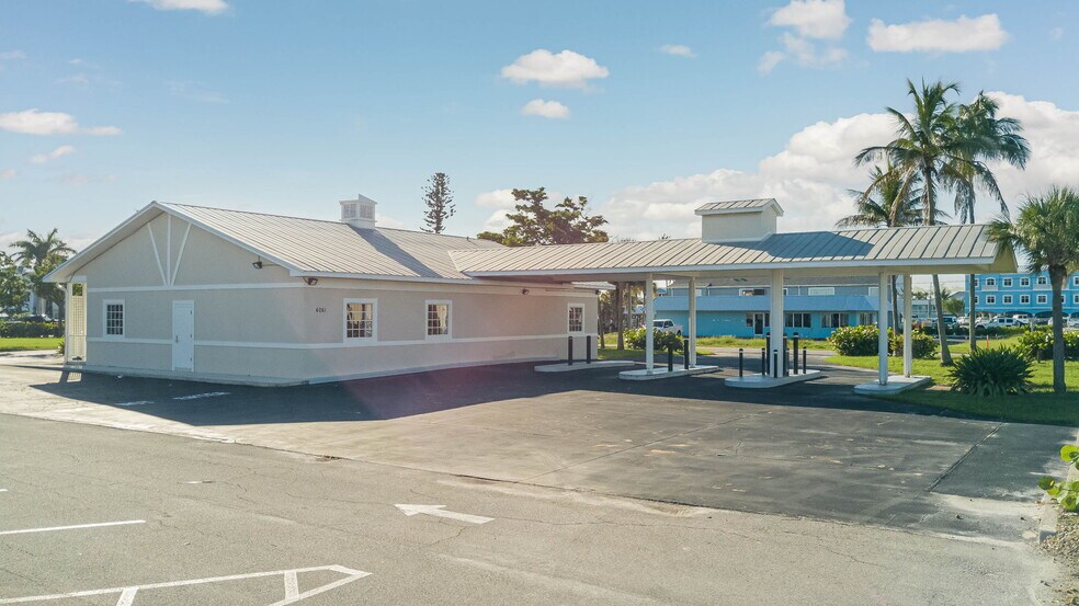 More Photos Of 6061 Estero Blvd, Fort Myers Bank For Sale