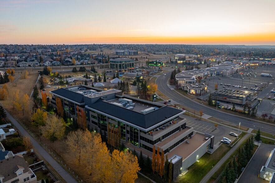 More Photos Of 600 Crowfoot Cres NW, Calgary Coworking Space