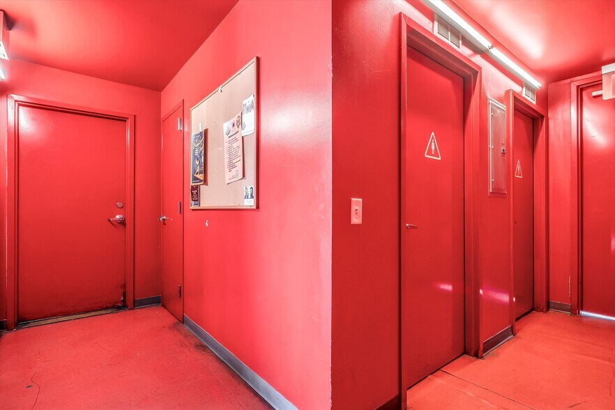 More Photos Of 30 NE 2nd St, Oklahoma City Storefront Retail Office For Lease