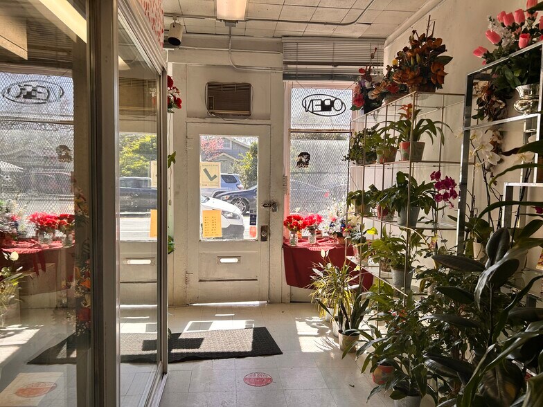 More Photos Of 915 E Julian St, San Jose Storefront For Sale