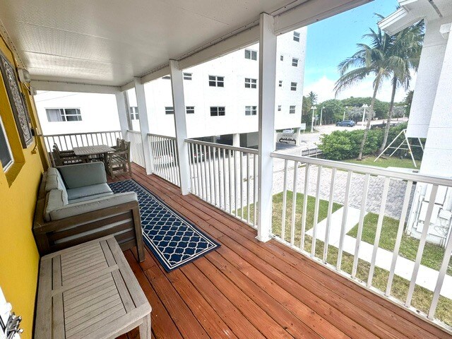 More Photos Of 300 Georgia St, Hollywood Apartments For Sale