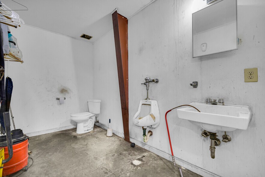 More Photos Of 810 Old Hull Rd, Athens Industrial For Sale