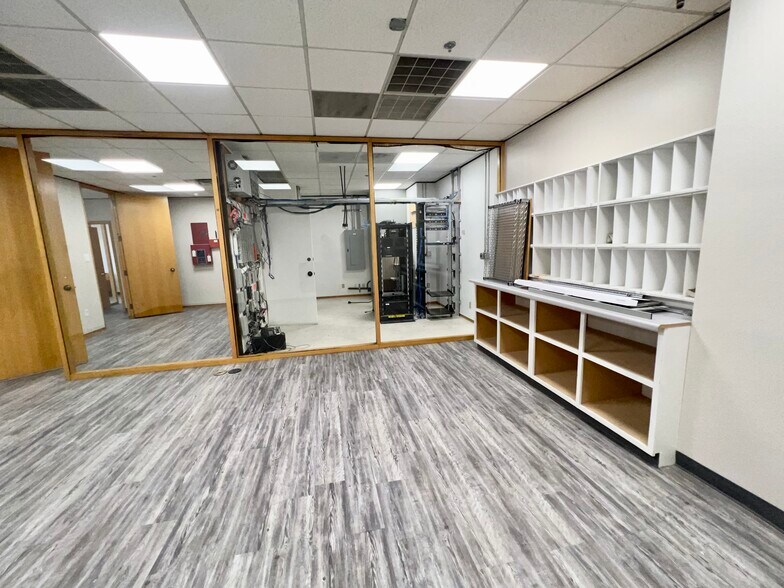 More Photos Of 2525 W Beryl Ave, Phoenix Office For Lease