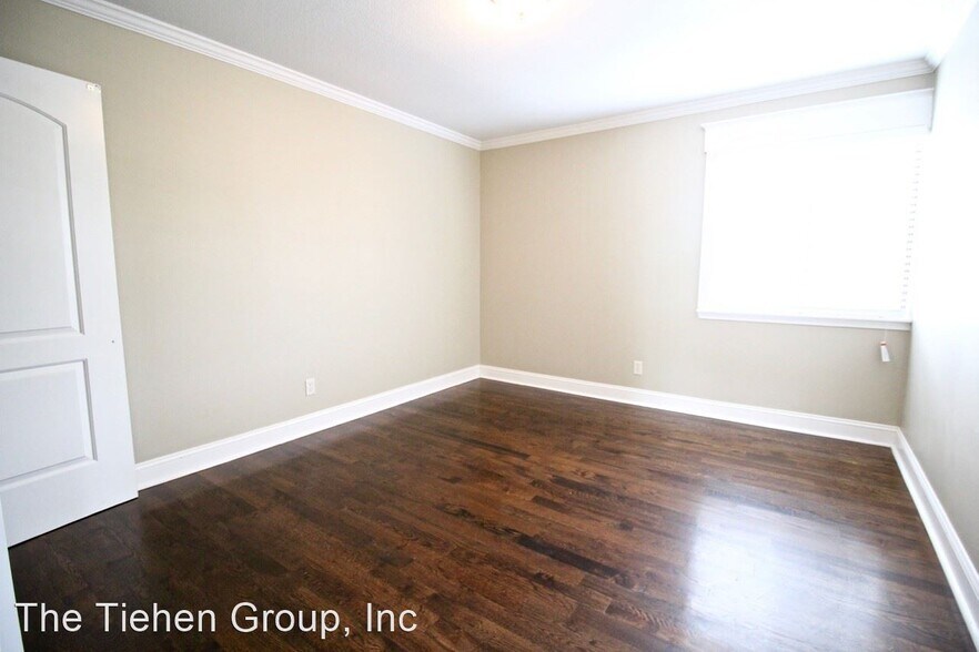 More Photos Of 4440-4444 Jarboe St, Kansas City Apartments For Sale