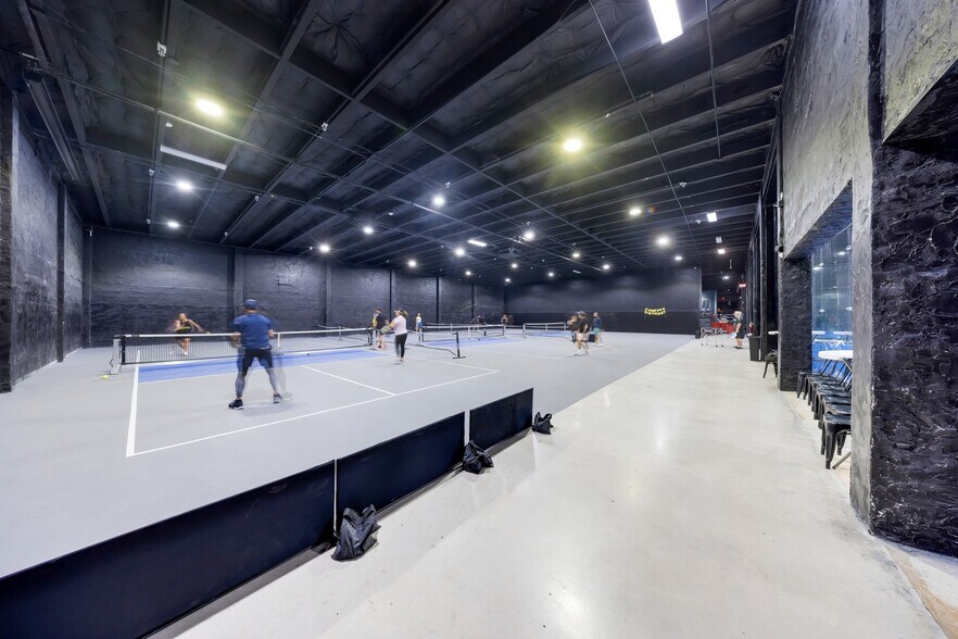 More Photos Of 1360 NW 88th Ave, Doral Bar For Sale