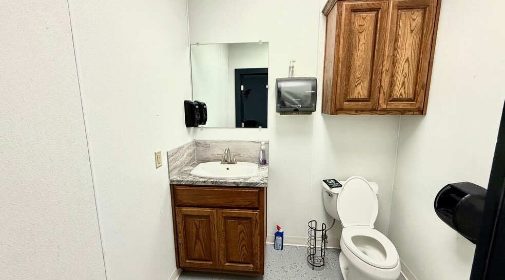 More Photos Of 14625 N Hollyhock Ave, Gardendale Warehouse For Sale