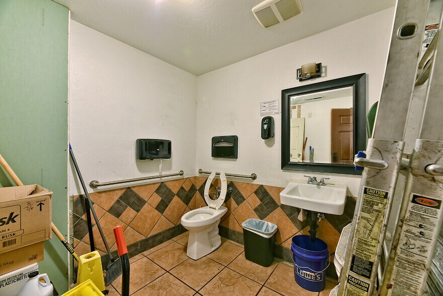 More Photos Of 1213 W Main St, Medford Restaurant For Sale