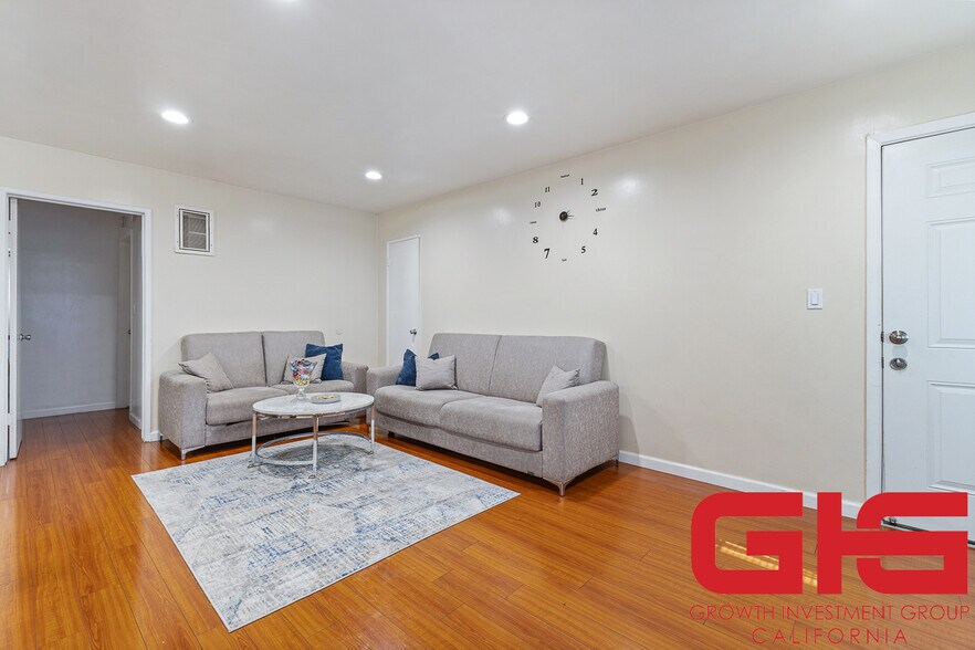 More Photos Of 1052 Elm Ave, Glendale Apartments For Sale