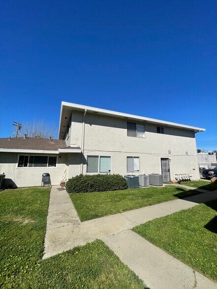 More Photos Of 4411 Greenholme Dr, Sacramento Apartments For Sale