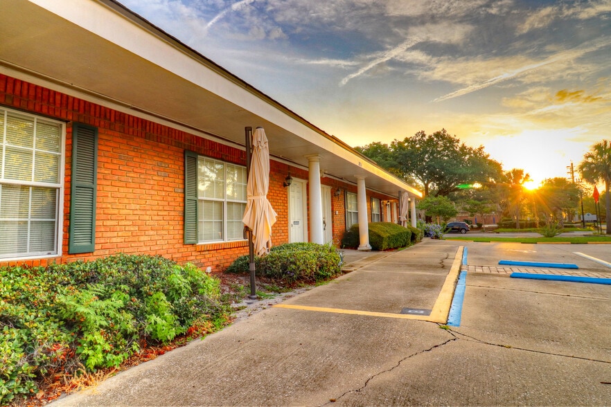 More Photos Of 2715 Oak St, Jacksonville Medical For Lease