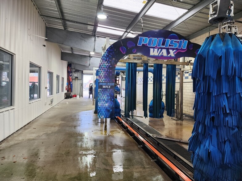 More Photos Of 1430 S Broadway St, Sulphur Springs Carwash For Sale