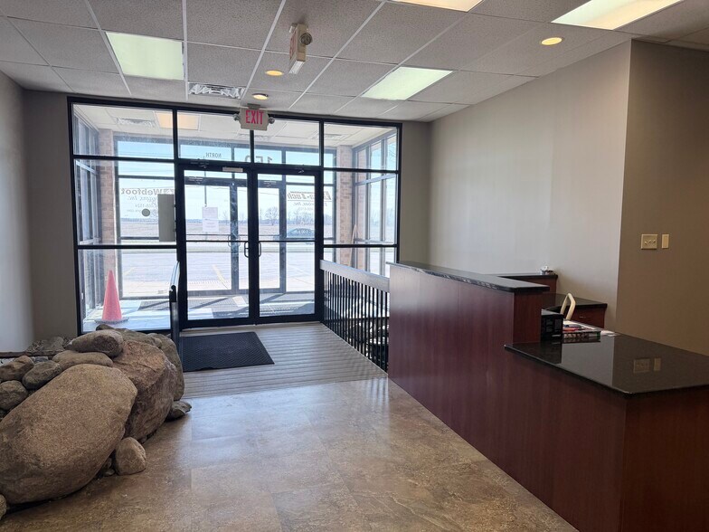 More Photos Of 150 N Prairie View Dr, Manteno General Retail For Sale