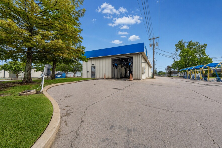 More Photos Of 1308 Windsor Pl, Alexandria Carwash For Sale
