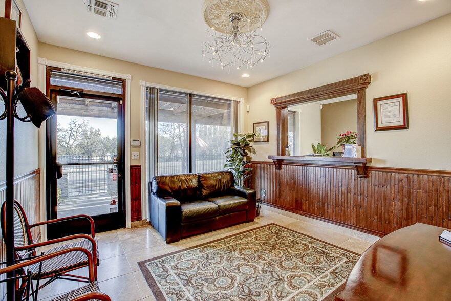 More Photos Of 6151 Garfield Ave, Sacramento Medical For Sale