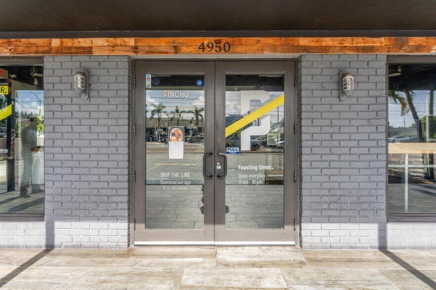 More Photos Of 4950 W 12th Ave, Hialeah Restaurant For Sale