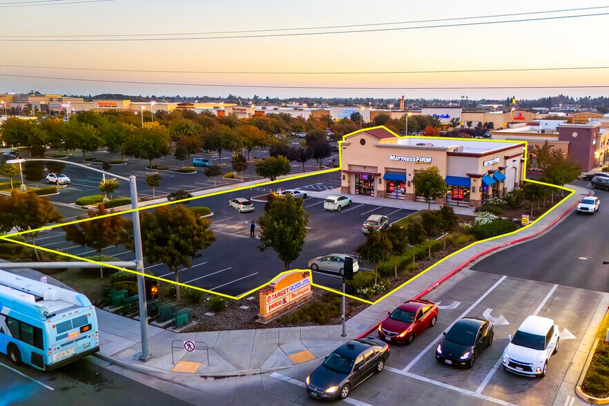 More Photos Of 6563 N Riverside Dr, Fresno General Retail For Sale