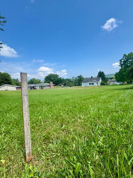 More Photos Of 1388 Ritter Dr, Daniels Freestanding For Sale