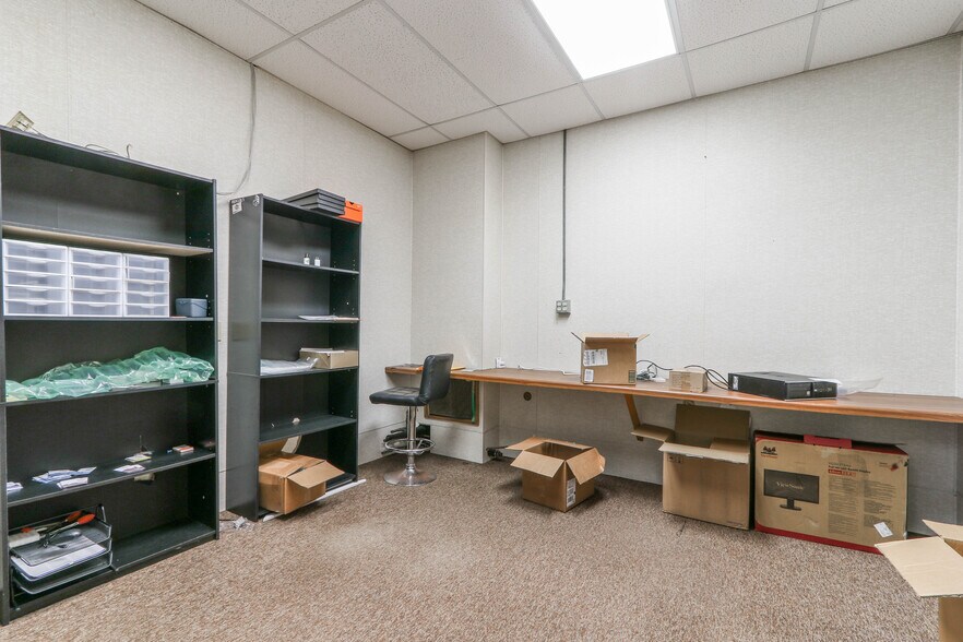 More Photos Of 1301-1305 S Central Ave, Marshfield Convenience Store For Sale