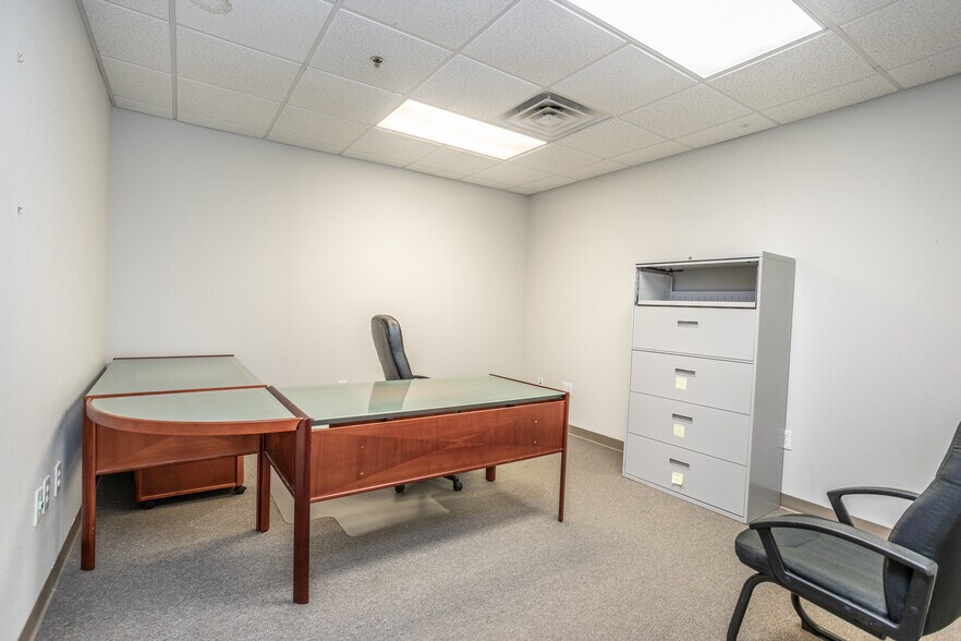 More Photos Of 201 W California St, Gainesville Office For Lease