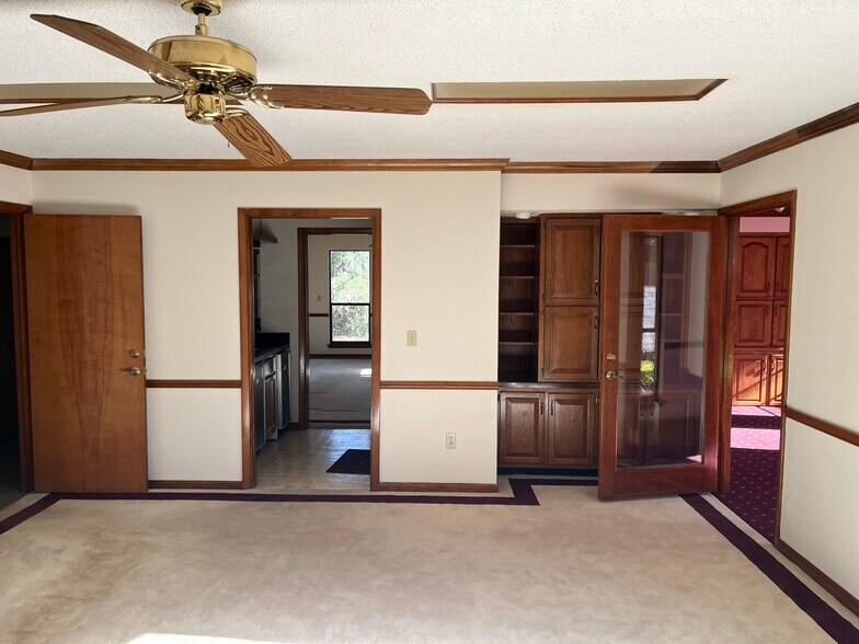 More Photos Of 2809 Blanding Blvd, Middleburg Office For Sale