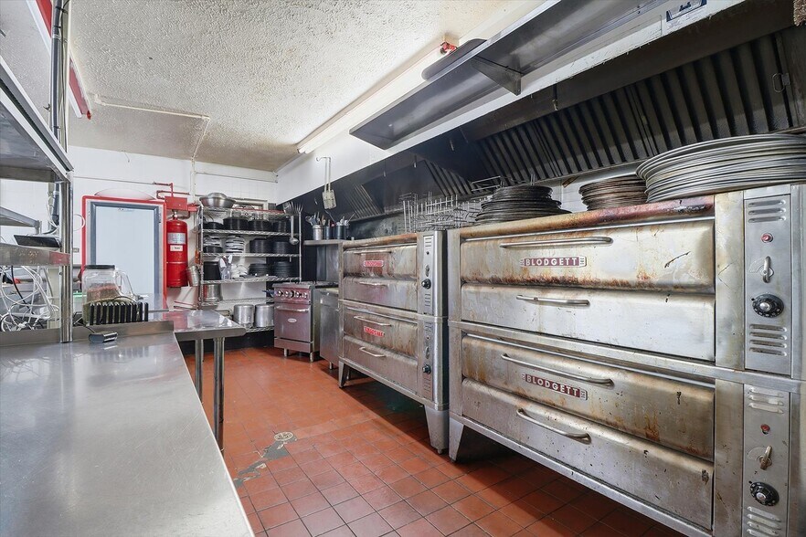 More Photos Of 859 S US Highway 41, Inverness Restaurant For Sale