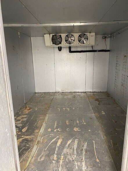 More Photos Of 323 Main St, Saugus Storefront For Lease