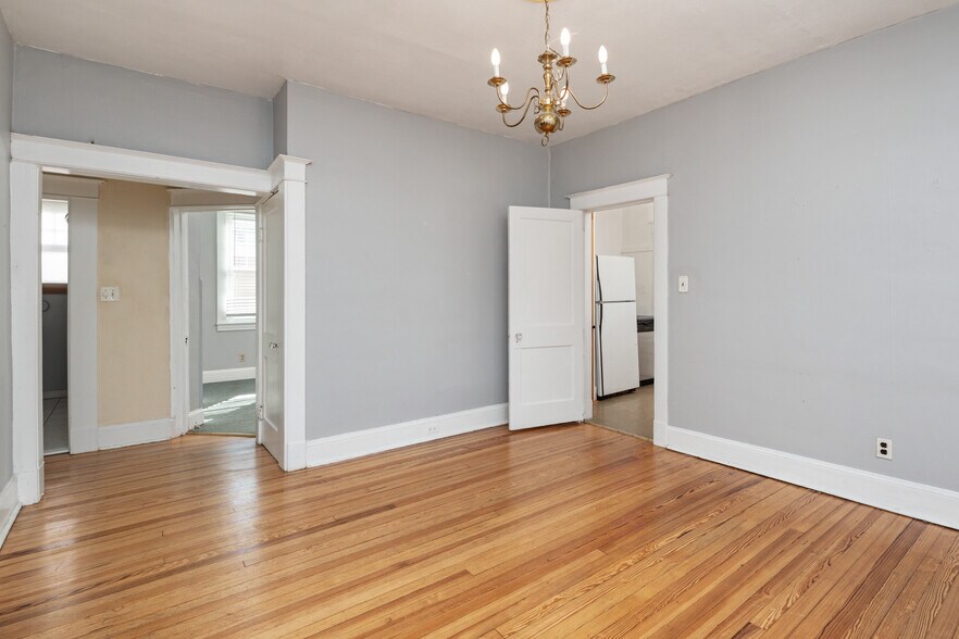 More Photos Of 13 Annapolis St, Annapolis Storefront Retail Office For Sale