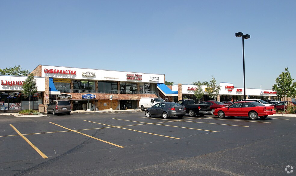More Photos Of 600-670 S Roselle Rd, Schaumburg Storefront For Lease