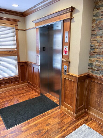 More Photos Of 40W320 Lafox Rd, St Charles Loft Creative Space For Sale