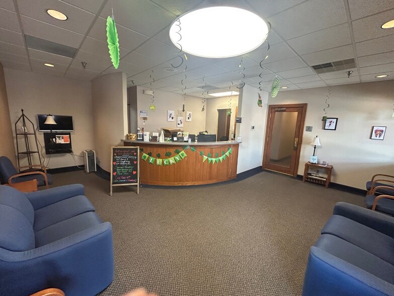 More Photos Of 629-639 Eastern Blvd, Clarksville Medical For Lease