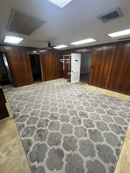 More Photos Of 4052 University Blvd S, Jacksonville General Retail For Sale