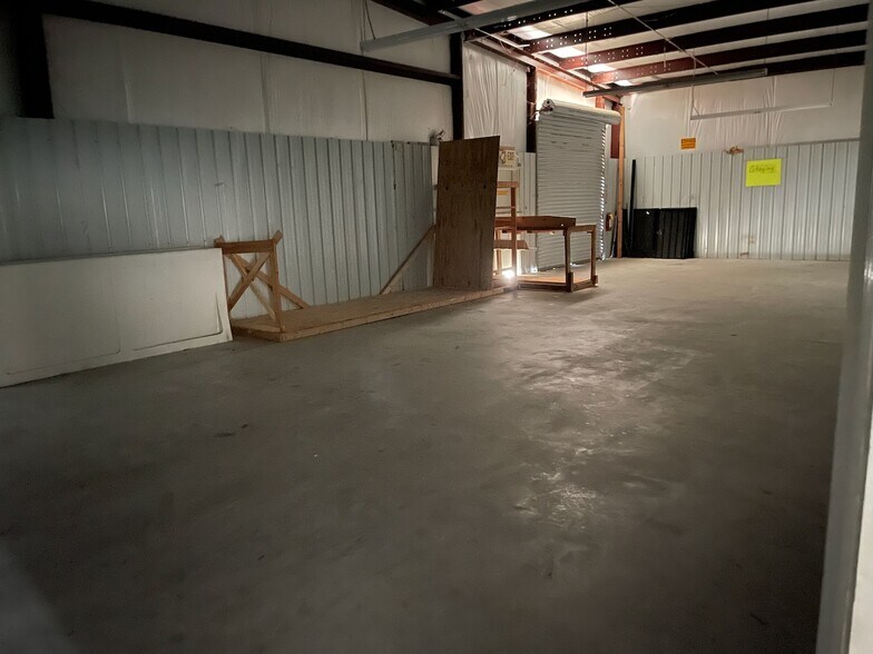 More Photos Of 6377 Oak St, Eastman Freestanding For Sale