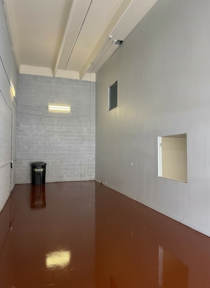 More Photos Of 4616 NW 133rd St, Opa Locka Warehouse For Lease